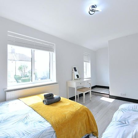 Villa North West London Escape Mill Hill Esterno foto